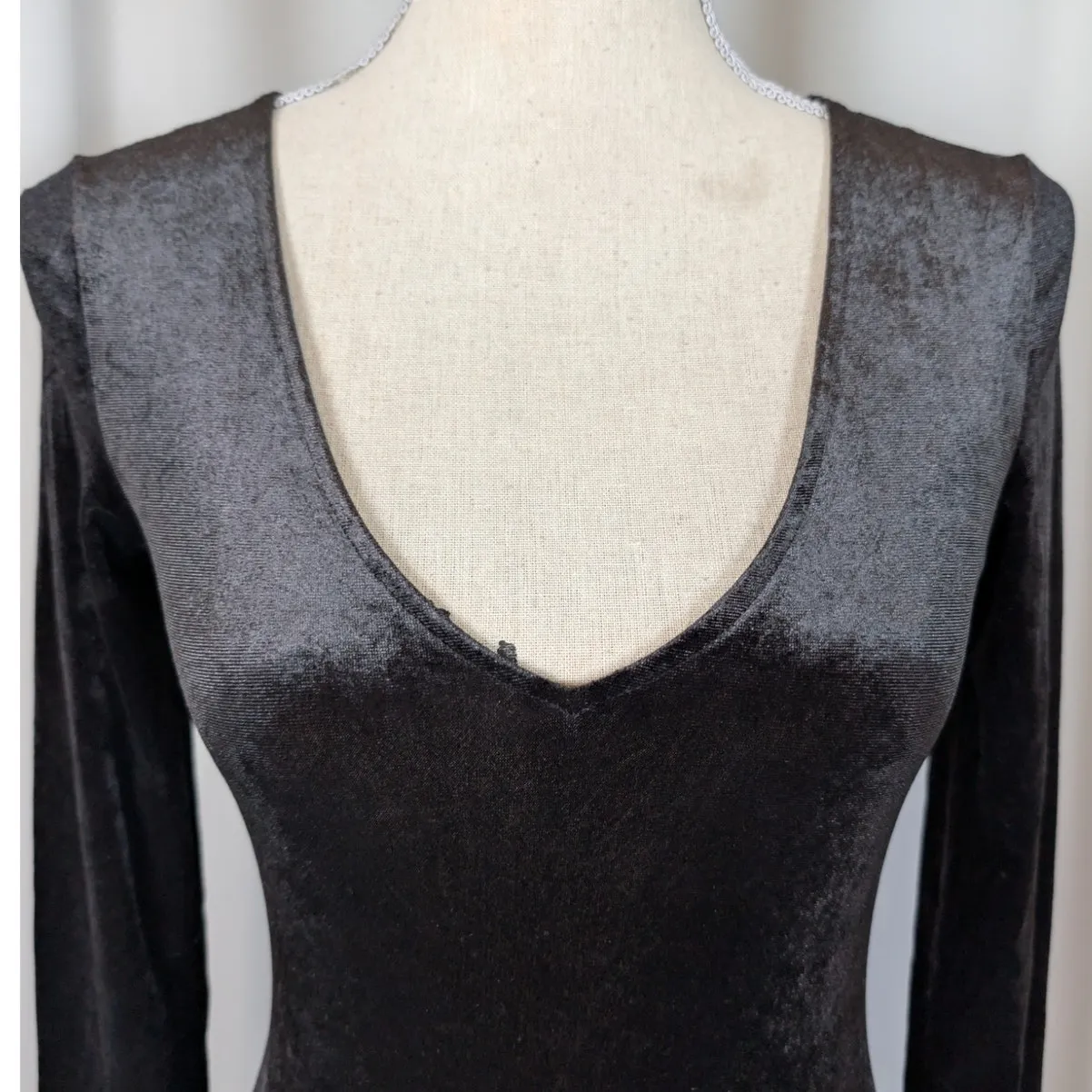 H&M Divided Velvet Bodycon Long Sleeve V Neck Mini Dress Black Size 4 - Image 9