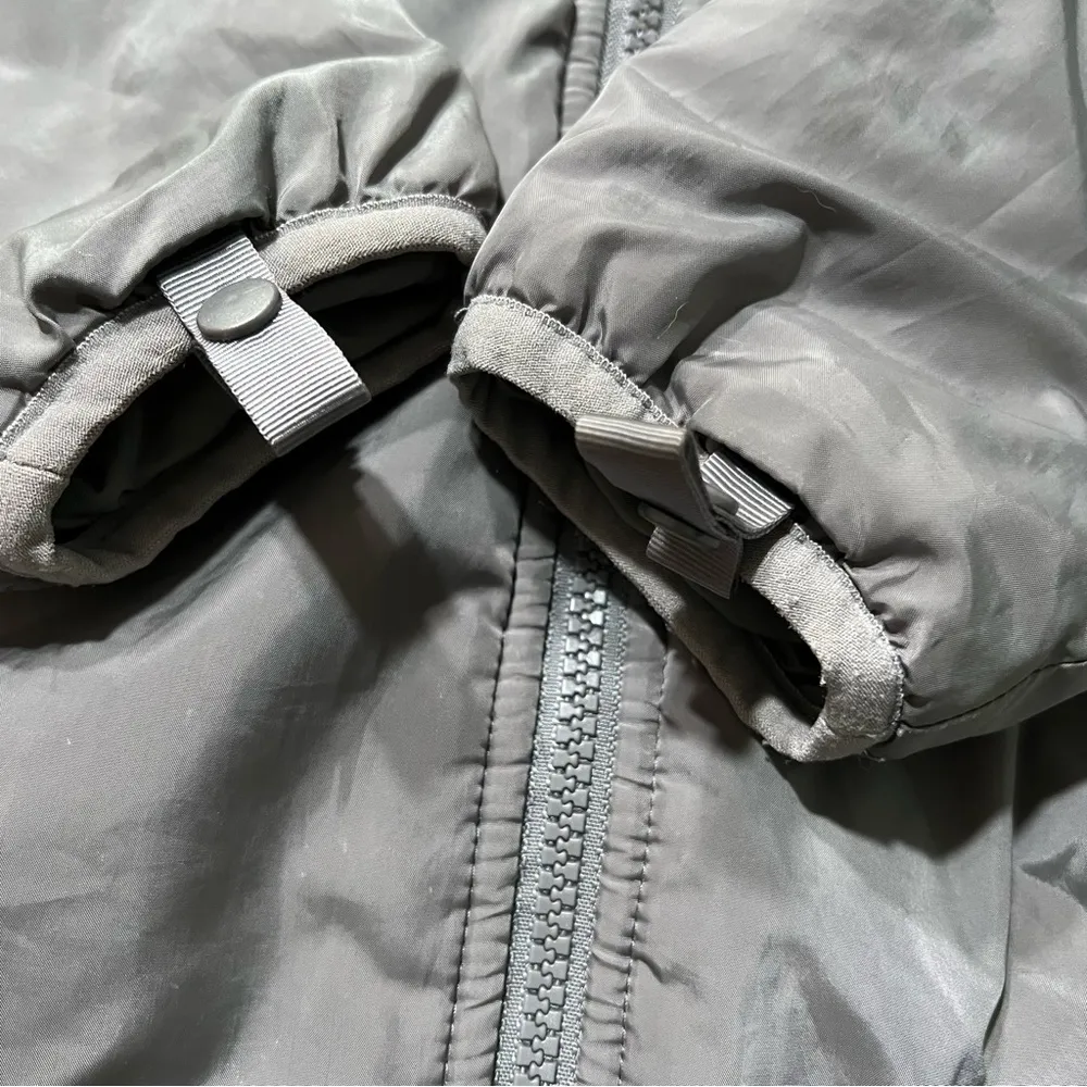 The North Face Insulated Jacket gray silver small - Image 3