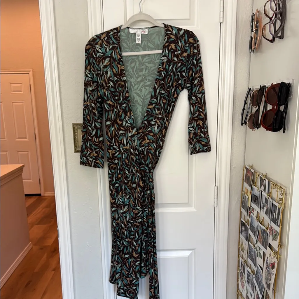 Diane von Furstenburg vintage Julian silk wrap dress - Image 4