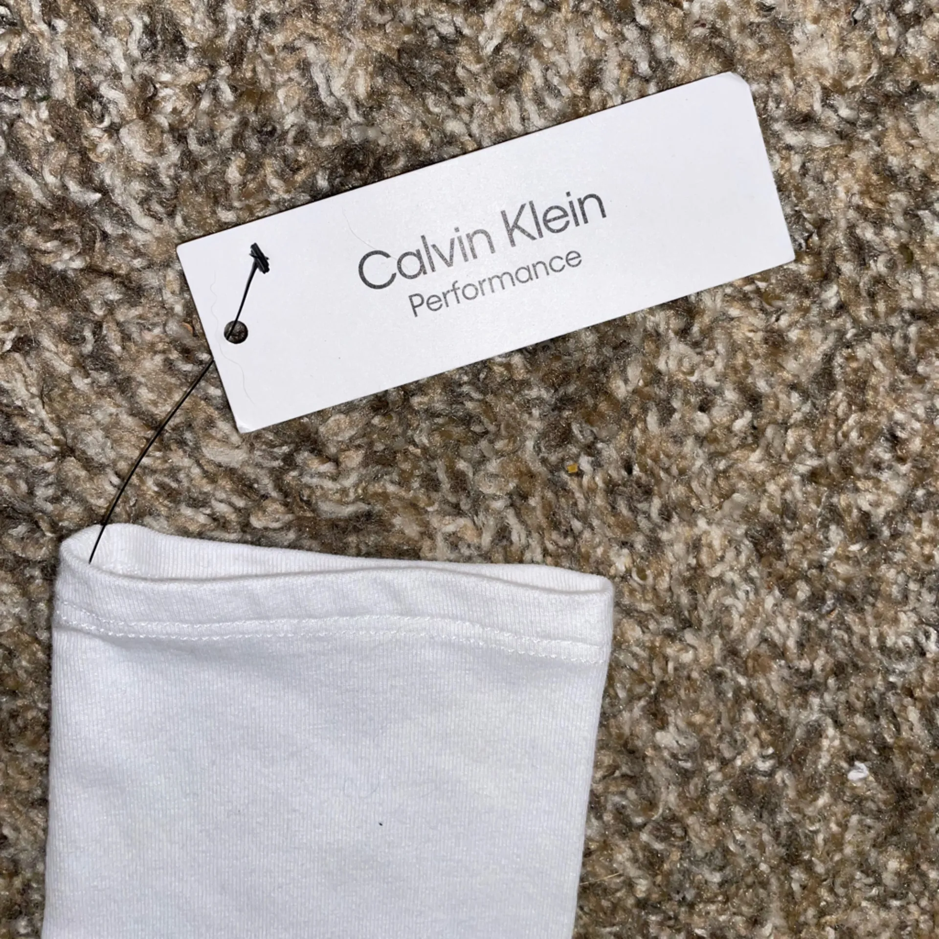 NWT-Calvin Klein cropped long sleeve - Image 3
