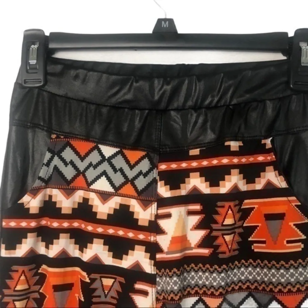 D&T Tribal Print Shiny Stretchy Leather Like Fabric Leggings S/M Black Size undefined - Image 3