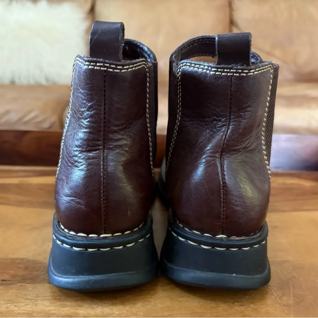 BORN Chelsea Cove Boots Size 6.5 - Image 4