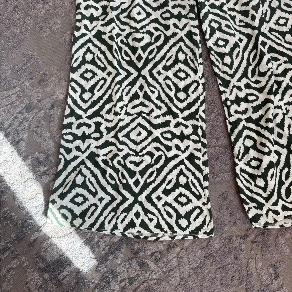 Primark  | Green and Cream Patterned Pants - Image 4