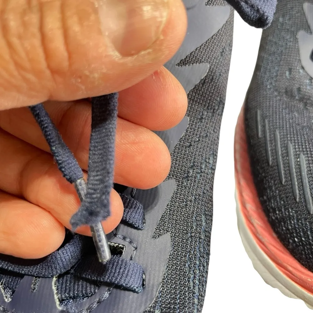 HOKA ONE ONE Clifton 7 Running Shoes Size 9 - Image 1