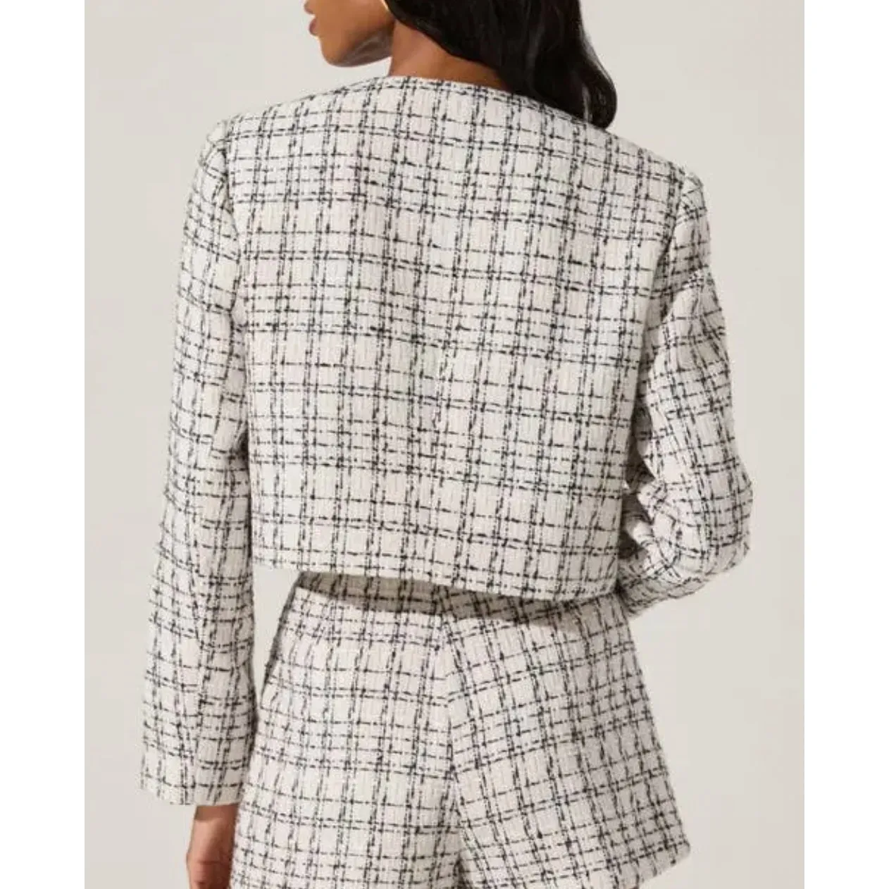 ASTR THE LABEL Tweed Crop Jacket in White Black Size Small - Image 3