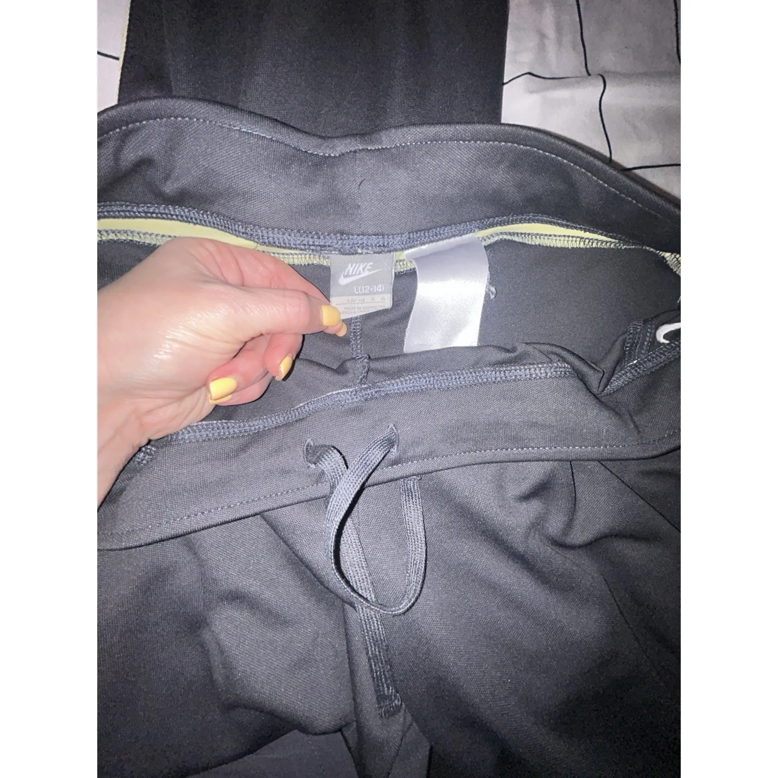 Women's Gray Nike Size Large 12/14 Gray Wide Leg Joggers. Good Used Condition. - Image 4