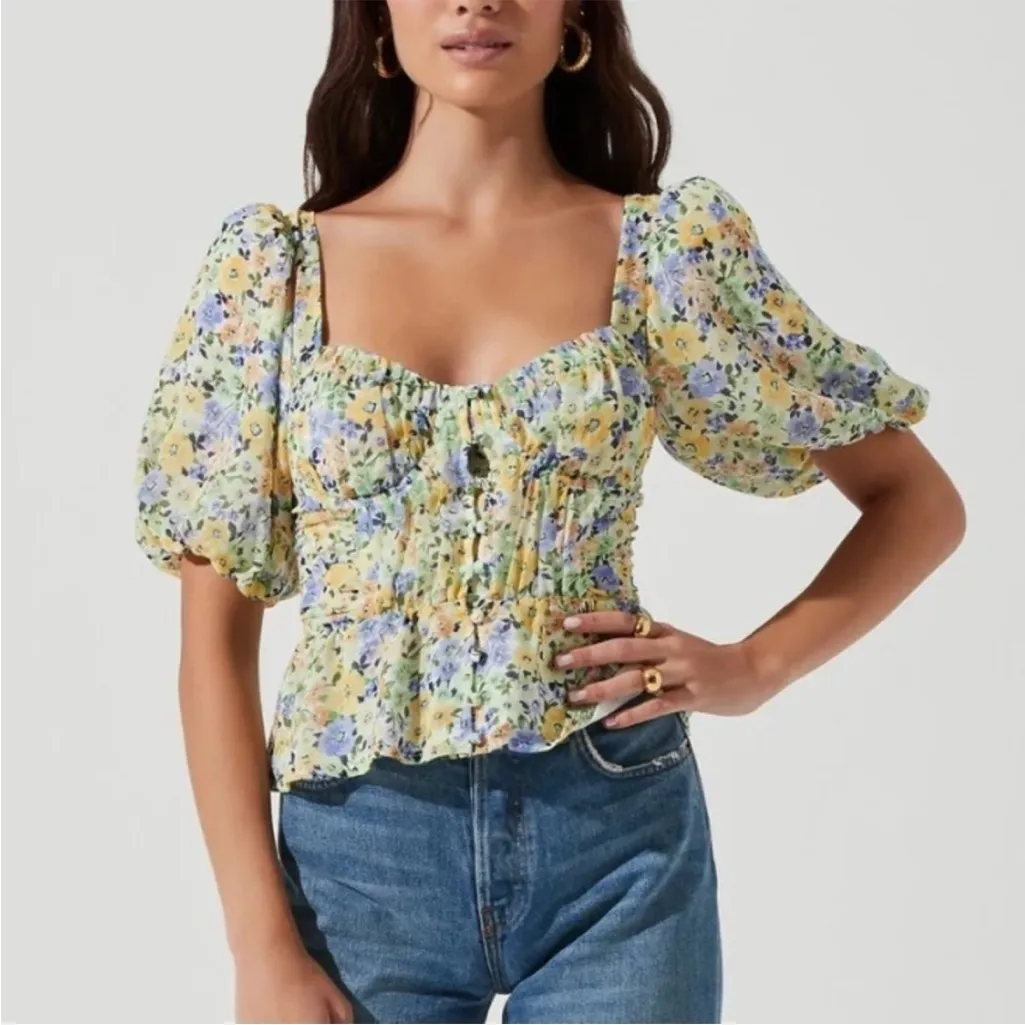 EUC ASTR The Label Claremont Top Yellow Green Floral Size Small - Image 3