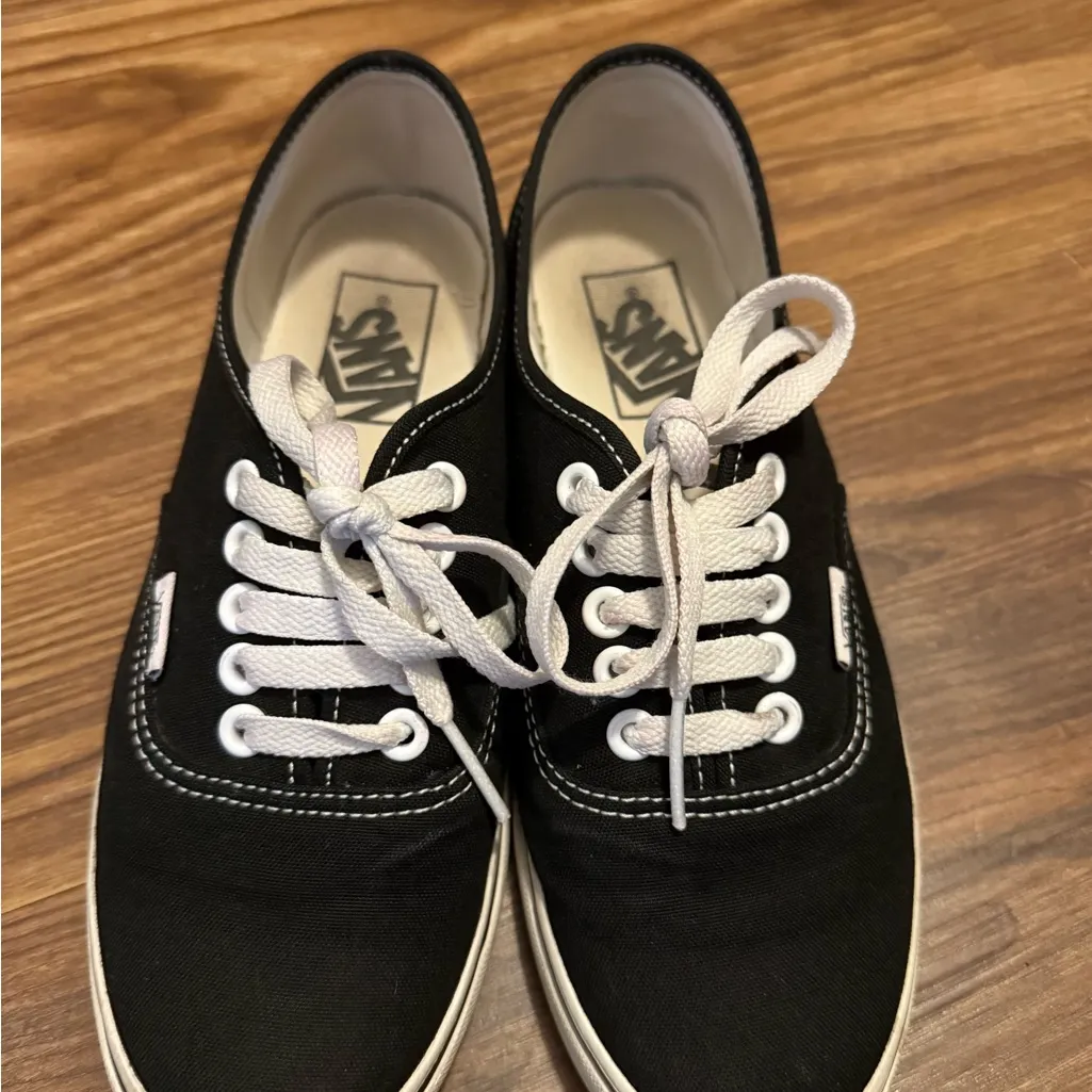 Vans Black and White Shoes - Image 2