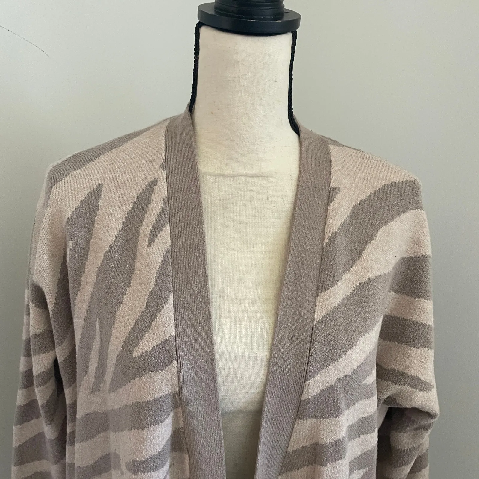Zebra Print Cardigan Sweater Large Tan Cupcakes and Cashmere Officecore Casual - Image 2
