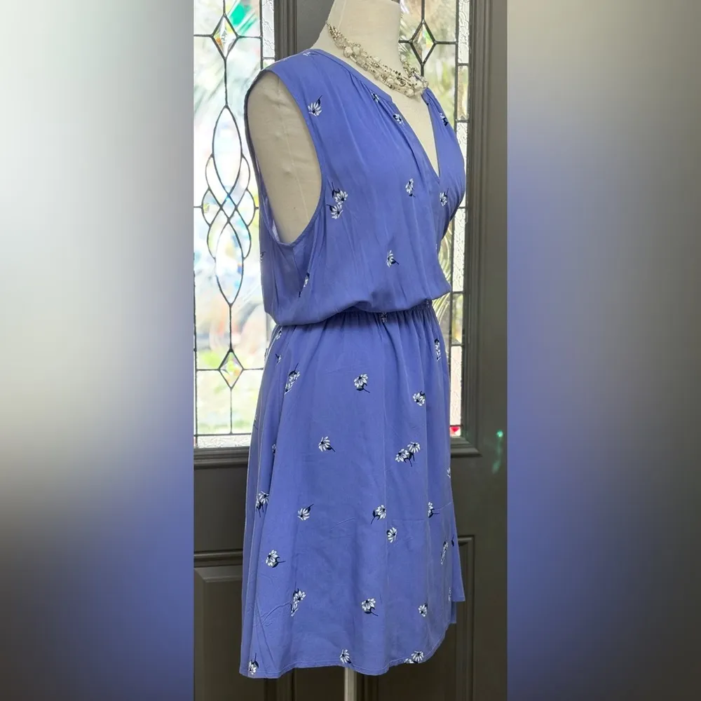 Old Navy Periwinkle Sleeveless Split V-Neck Dress - Image 4