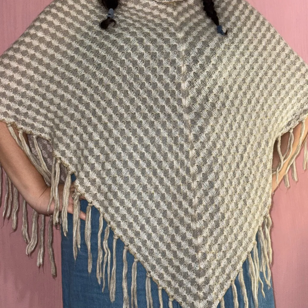 dressbarn Beige and Cream Knit Poncho - Image 2