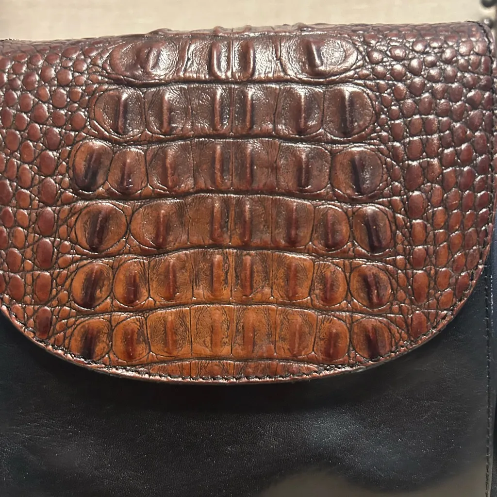 Vintage Brahmin Crocodile Embossed Crossbody Bag - Image 4