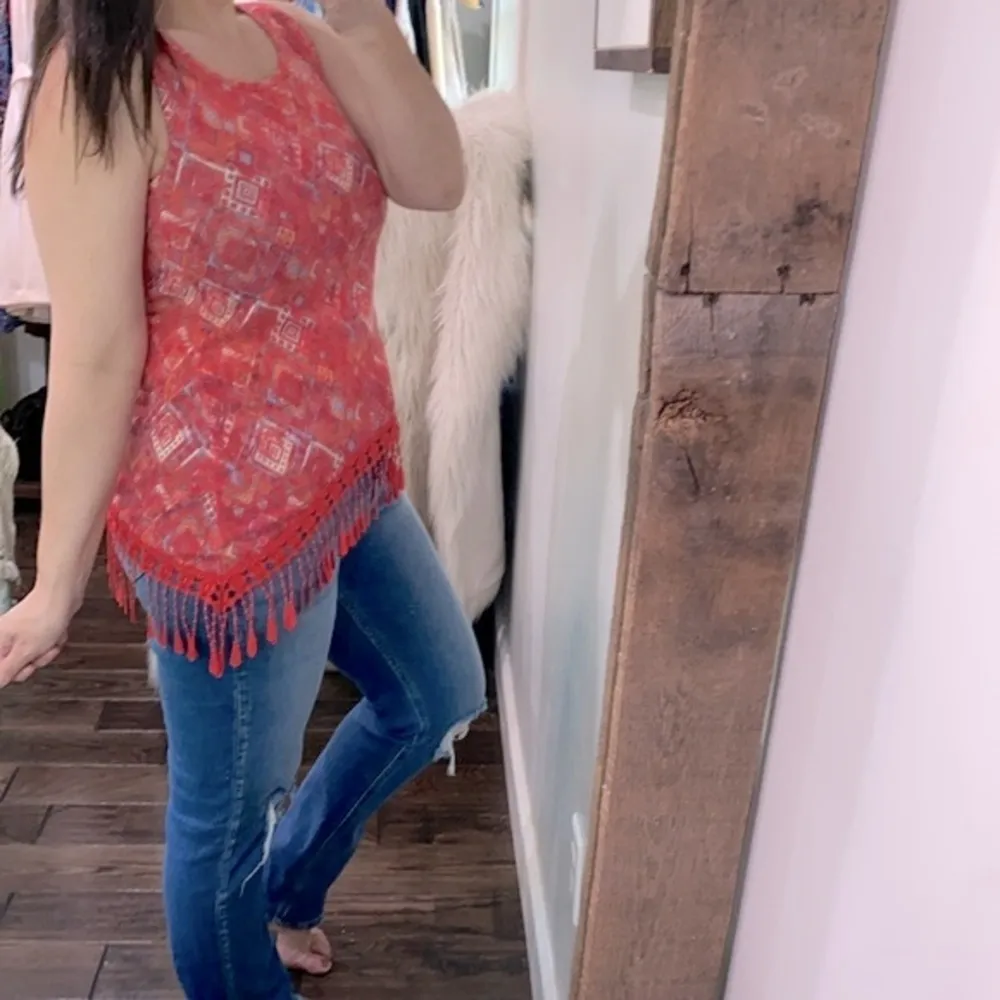 Signature Studio red fringe boho top size small - Image 4