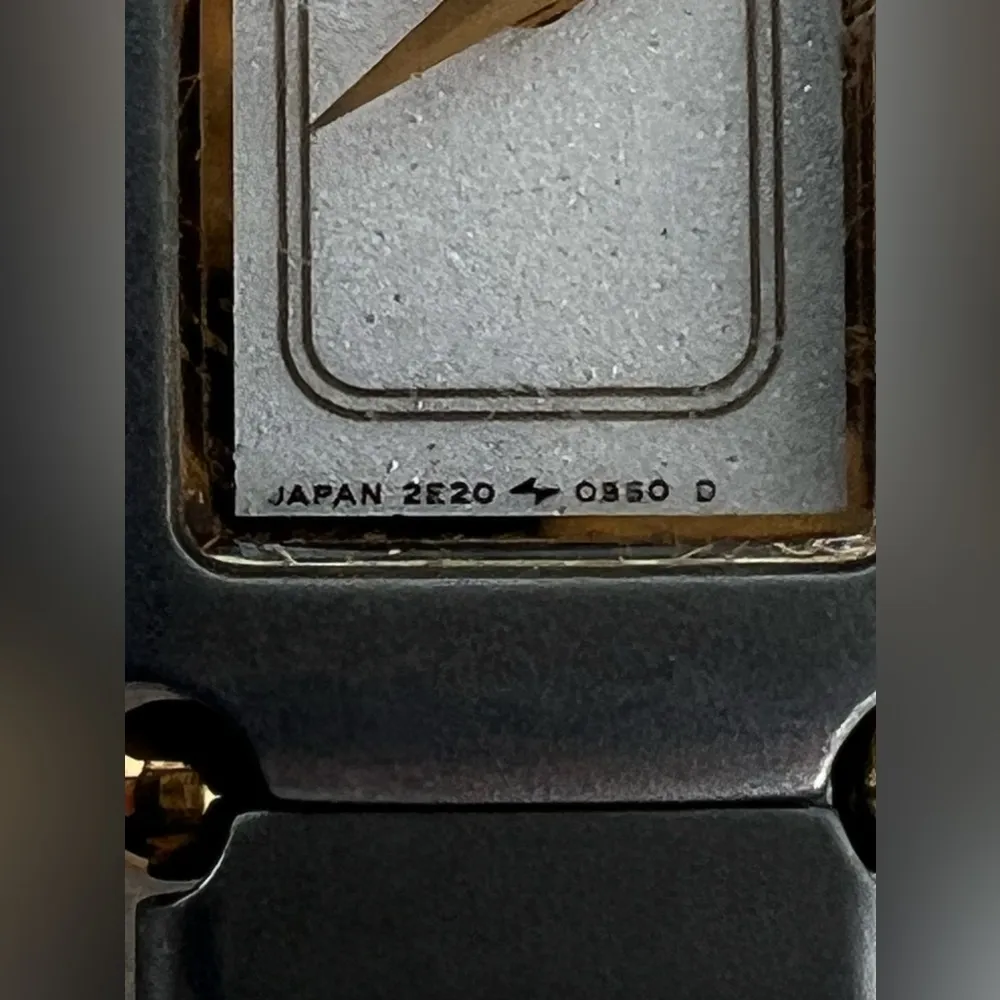 Seiko Ladies Watch RARE Vintage Gunmetal Gray Tone Bracelet and Sparkling Dial - Image 6