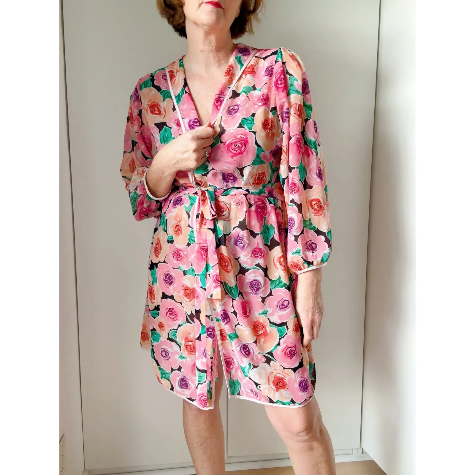 Womens Floral Print Satin Robe Size Medium Short Semi Sheer Bourdoir Photo Pink - Image 6