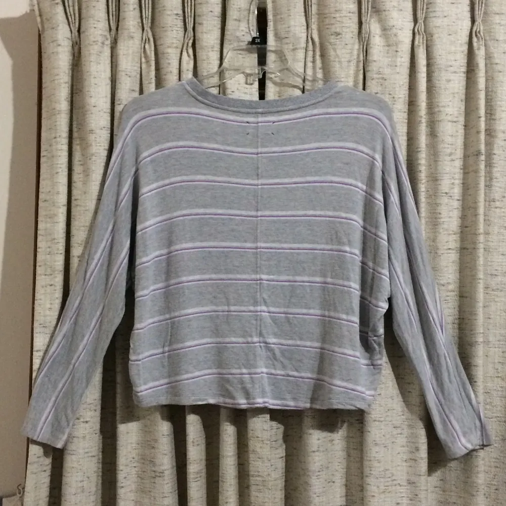 Lou & Grey Striped Signature Soft Dolman Sleeve Tee - Image 4