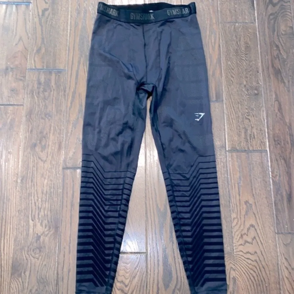 Gymshark black athletic leggings size large - Image 2