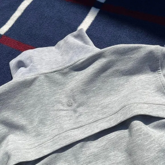 Lululemon  grey full zip up gather up jacket - size 8 - Image 2
