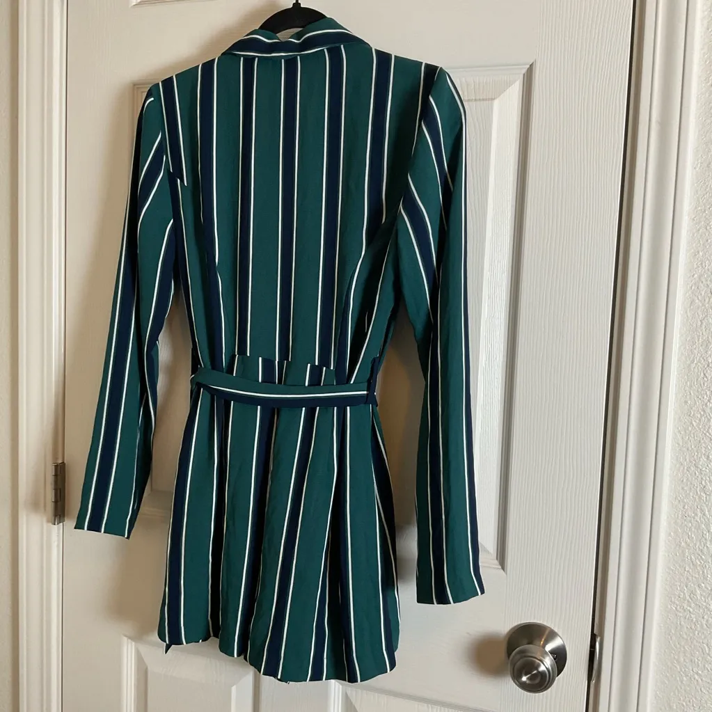 Rules of Etiquette Women's Navy & green Striped Romper size small - Image 10