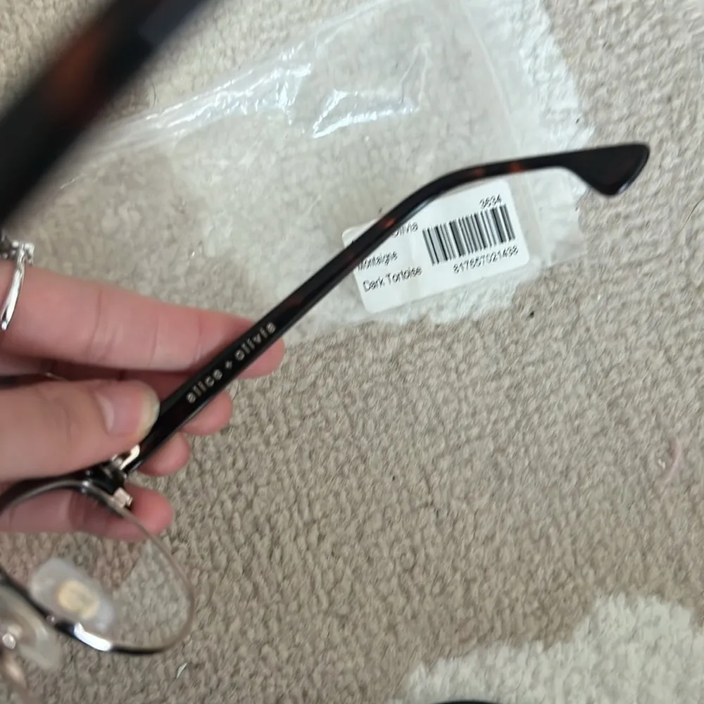 New alice and olivia montaigne frames in dark tortoise - Image 4