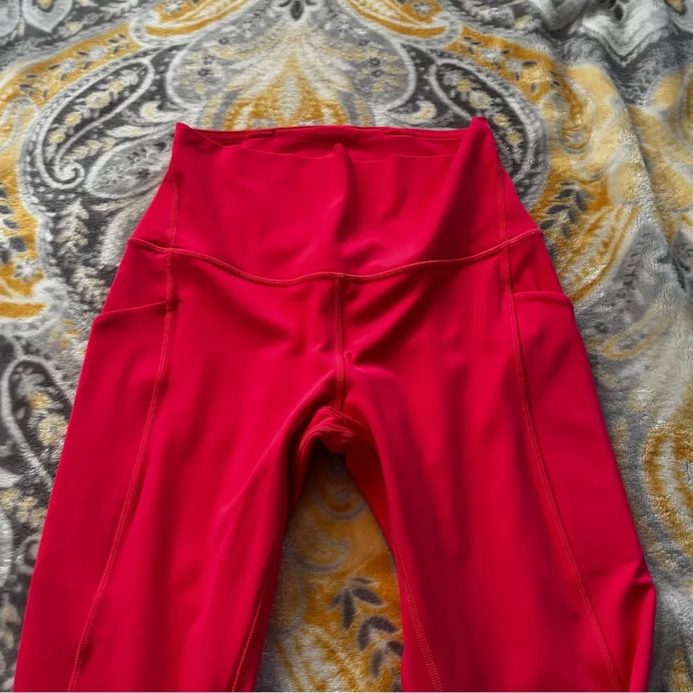 Lululemon align 25” with pockets lip gloss size 6 - Image 3