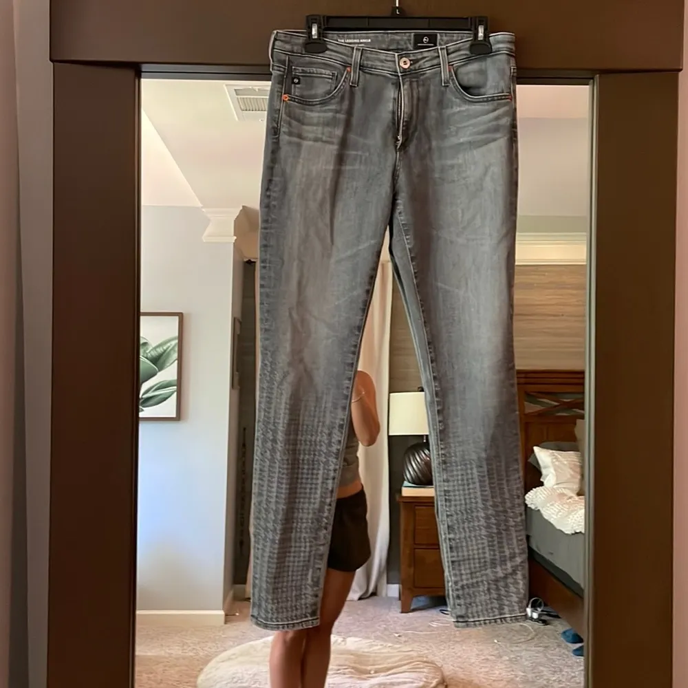 NWT AG Jeans, Skinny Gray Ombré Plaid Ankle, Size 29‎ - Image 3