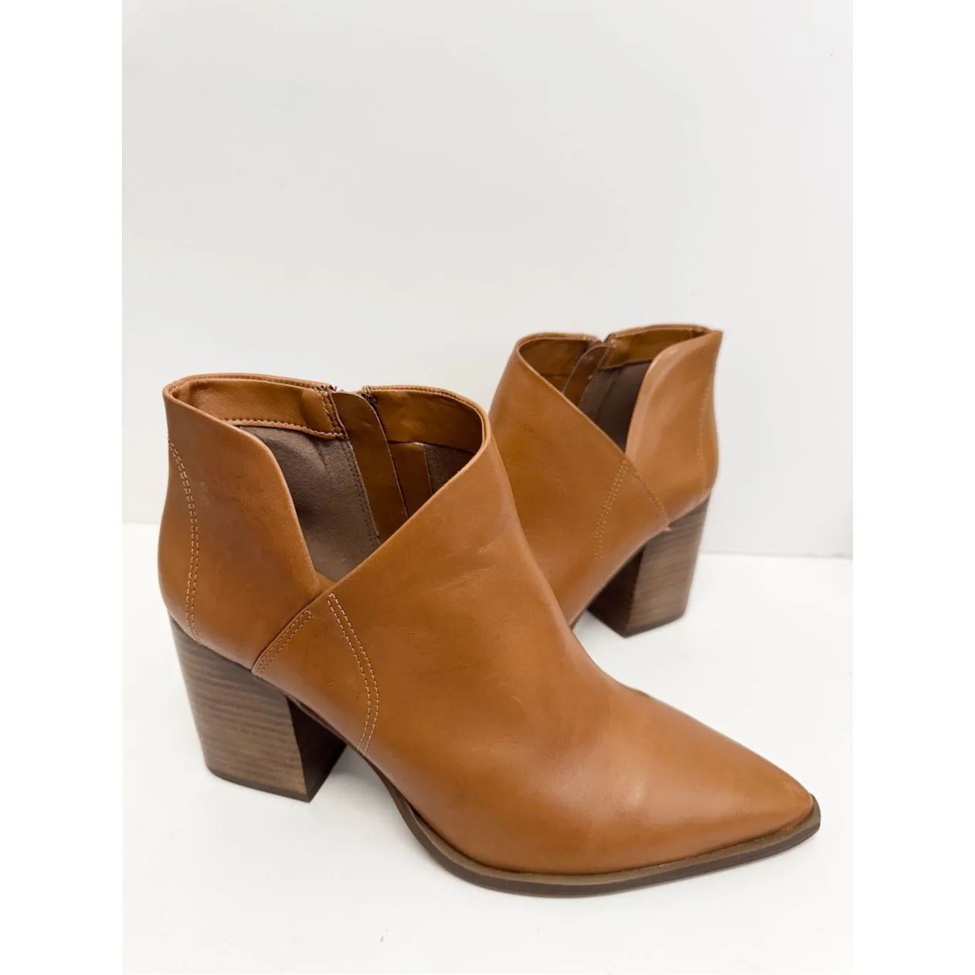 Arezzo Boots Size 9.5B Leather Pointed Toe Block Heel Pull On Booties NEW Brown - Image 2