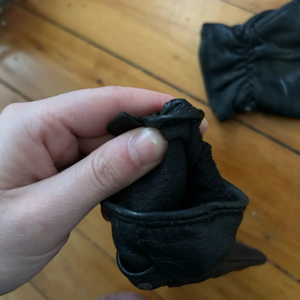 Vintage Black Leather Studded Gloves women’s small - Image 3