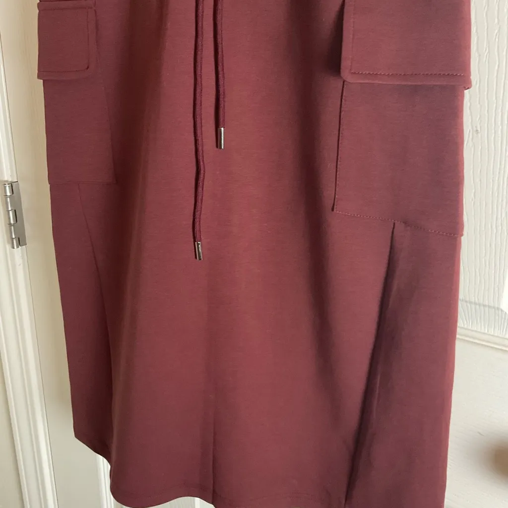 Woman’s Burgundy Hoodie and Skirt Set Size small Red - Image 12