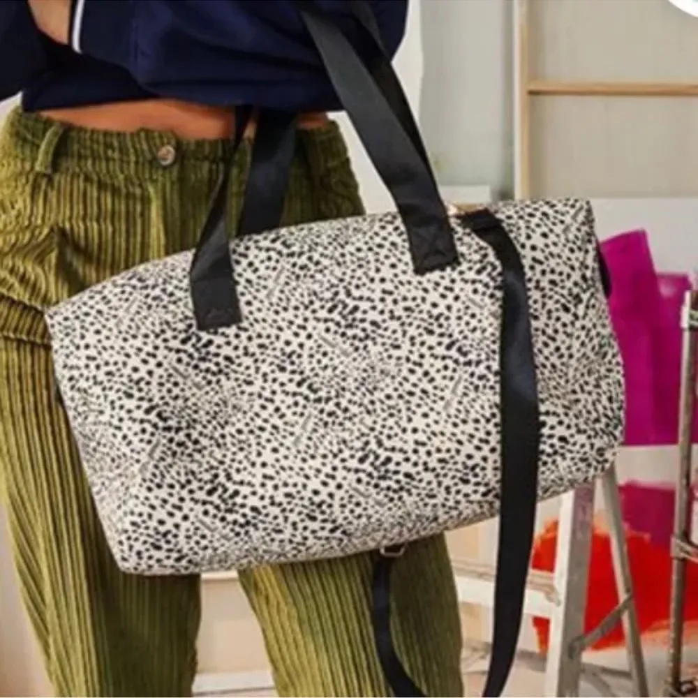 Mali & Lili Weekender Bag Animal Print Travel Bag Straps Black Cream - Image 2