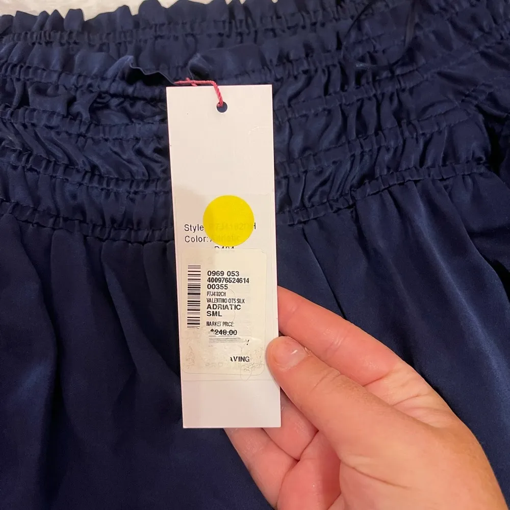 100% silk NWT Parker NY Ruched Off-The-Shoulder
Silk Blouse Navy Blue - Image 6