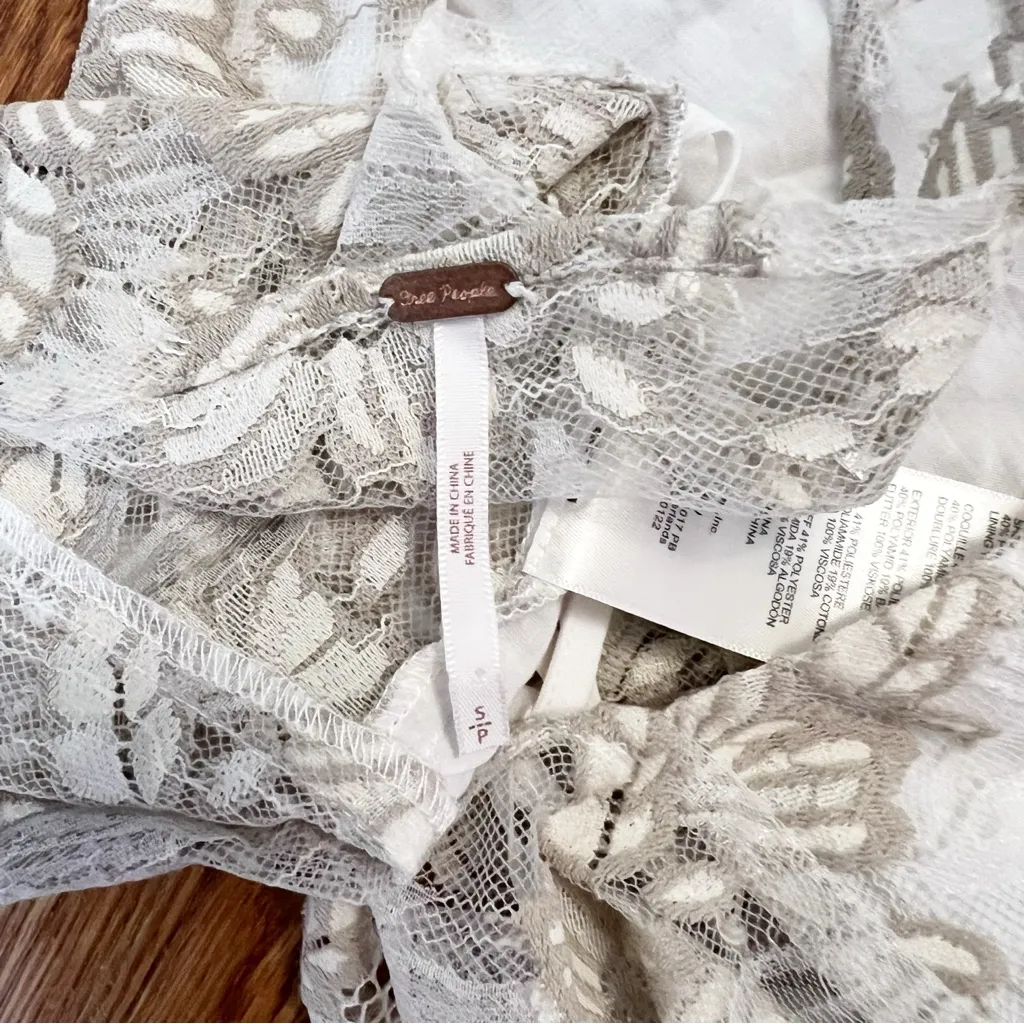 Free People Zoya Lace Tank White/Gray Cropped Tie Back Halter Neck Size Small - Image 8