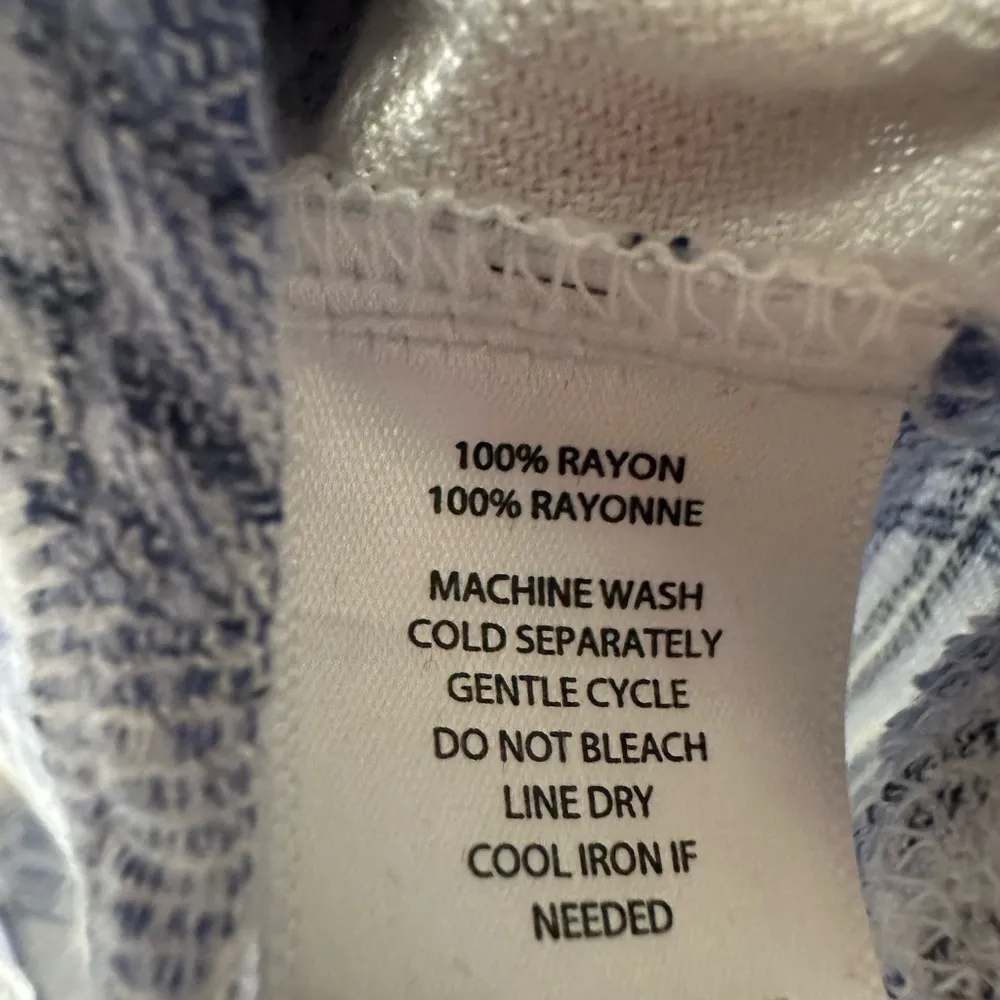 BeachLoungeLunch Button Up Plaid Shirt Super Soft Size XS - Image 4