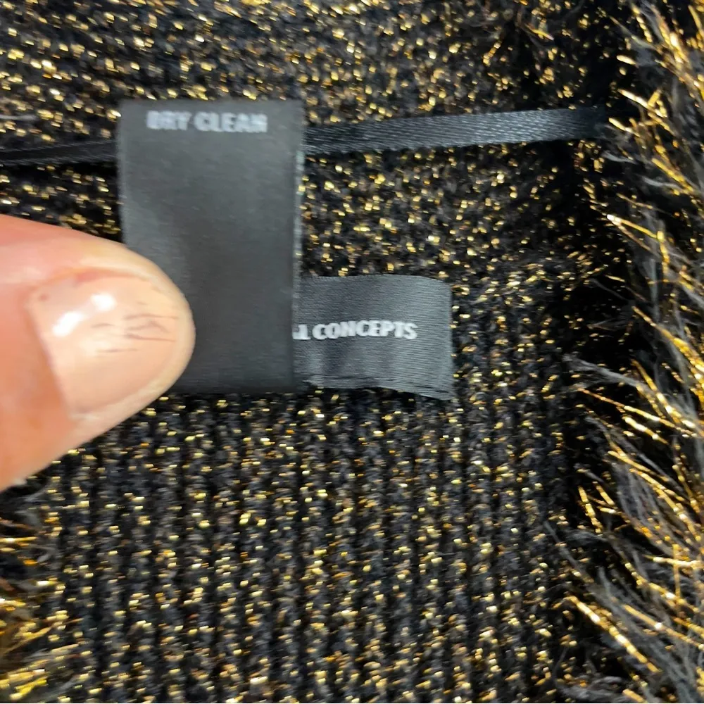 INC International concepts wool cashmere metallic gold tinsel knit
Cardigan XL Black - Image 9