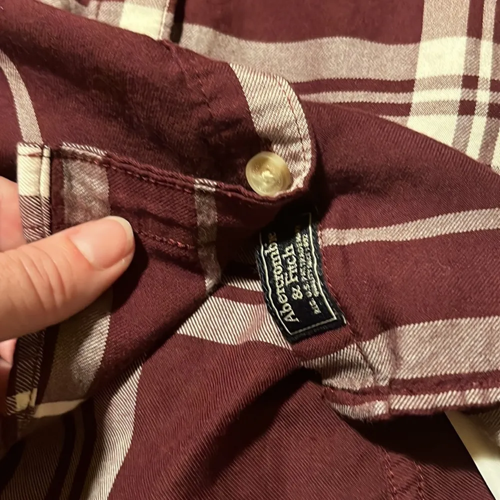 Abercrombie & Fitch XS Flannel-Style Burgundy and White Plaid Top - Image 6