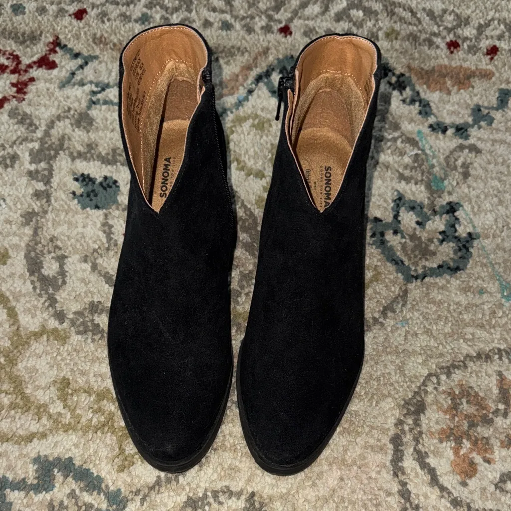 Sonoma Women's Black Ankle Boots - Image 2