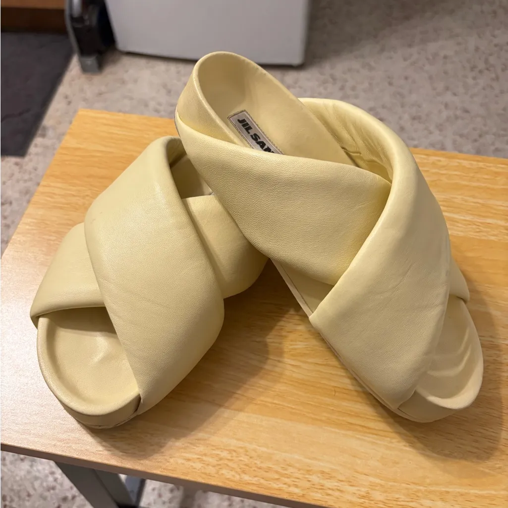 Jill Sanders criss cross leather oversized sandals yellow 5.5 - Image 2