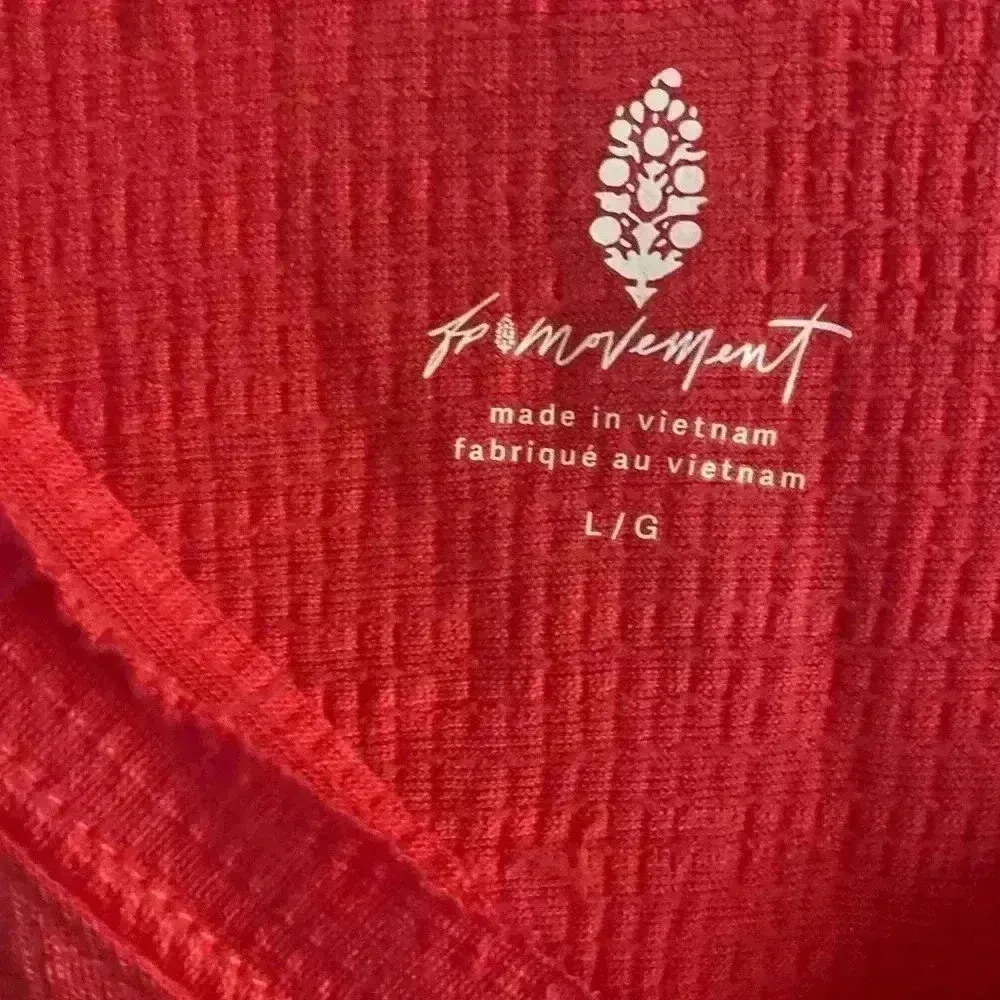 🆕 Bright Red Full Hearts Tank L 🆕 - Image 10