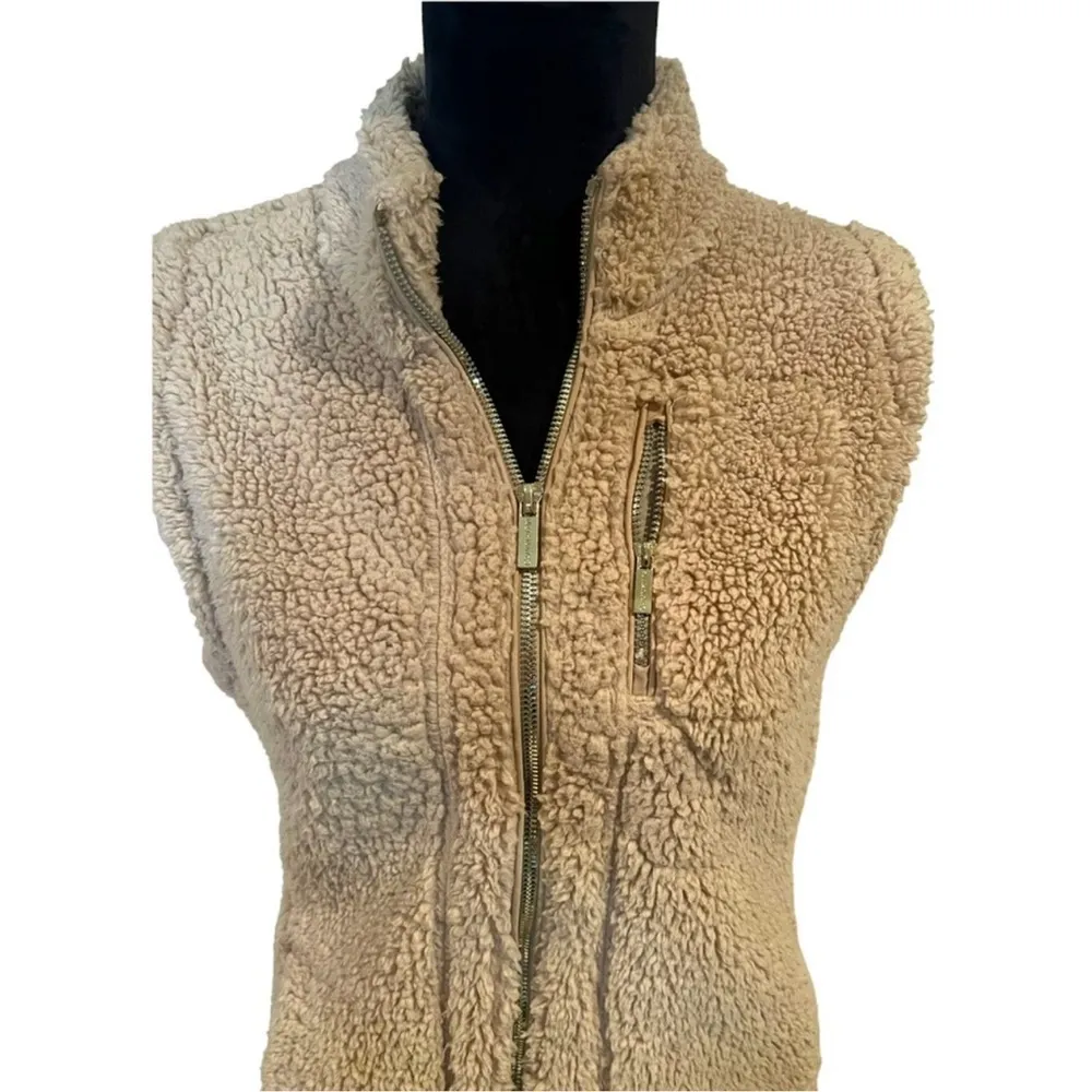 Women's Calvin Klein, full front gold, zipper, sexy Sherpa fur vest Tan - Image 5