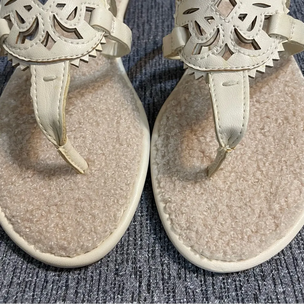 Circus NY by Sam Edelman Canyon Laser Cut Faux Shearling Thong Sandal - Image 5