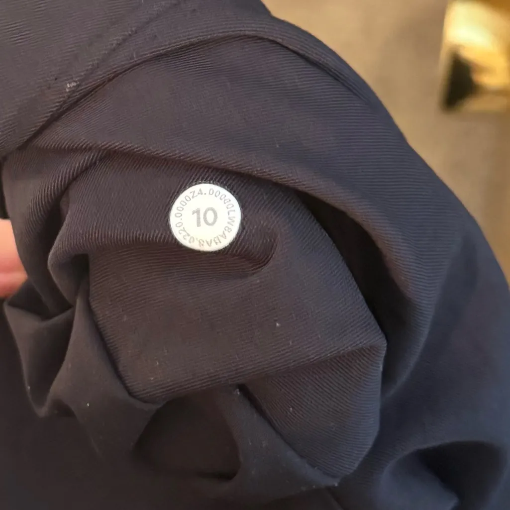 Lululemon  Trip‎ Taker Skirt
Black - Image 5