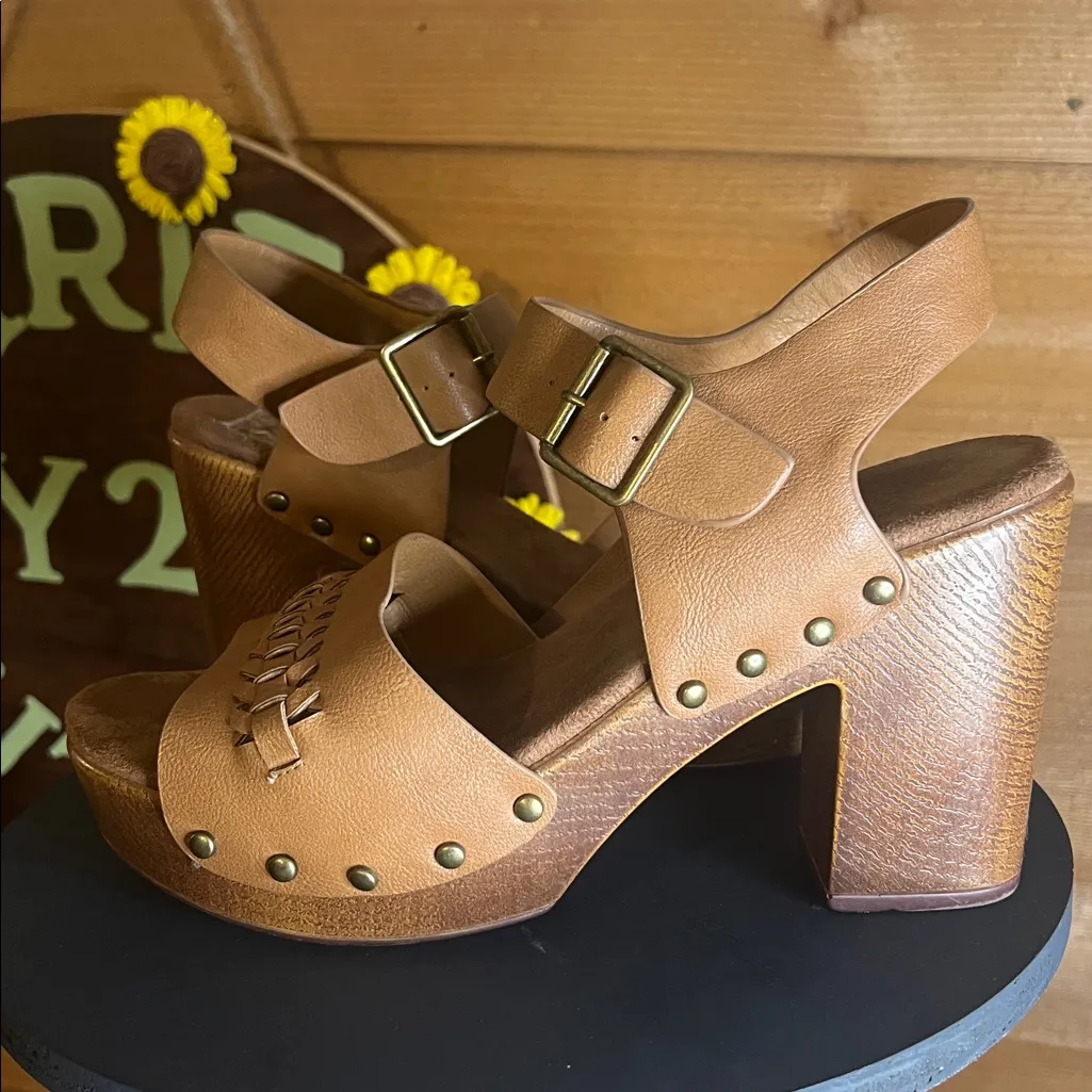 Cliffs White Mountain Altheda Braid Wood Clog Platform Heel Sandal 9.5 Tan Brown - Image 3