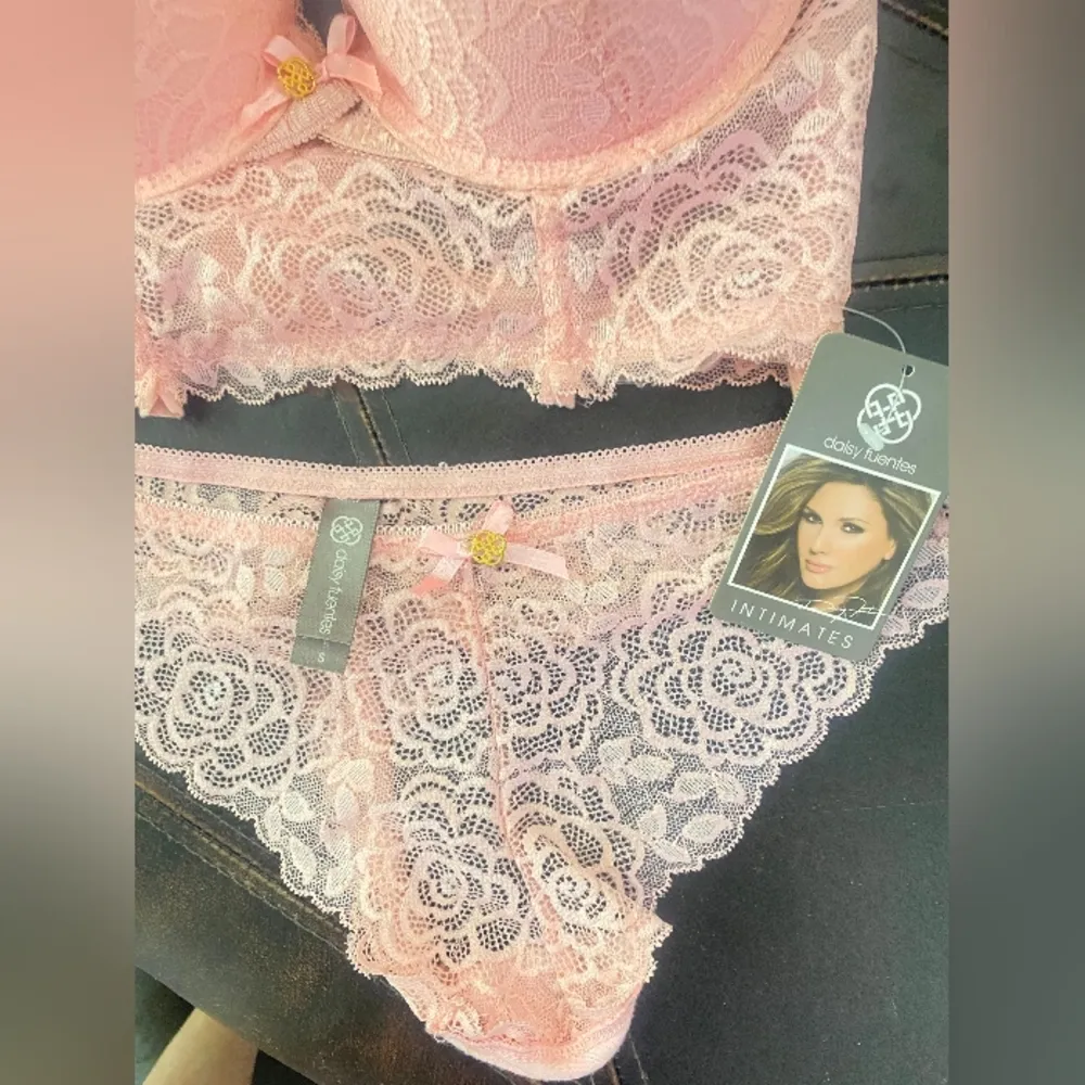 Daisy Fuentes Pink Lace Bra Intimates Sleepwear - Image 5