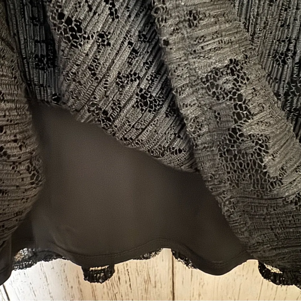 Adrianna Papell Women's Flowy Black Long Sleeve Lace Lined Blouse Sz S - Image 4