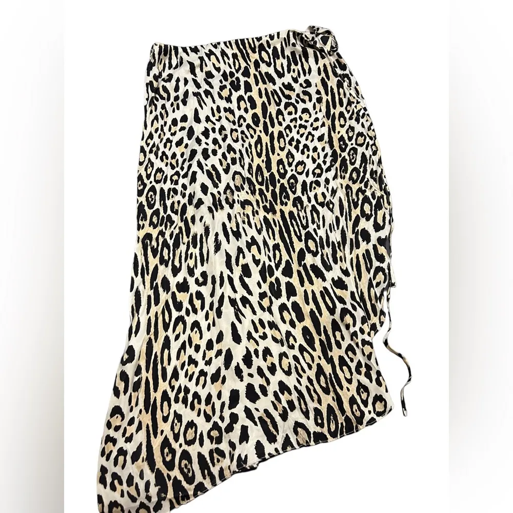 NBD Animal Print Wrap Skirt Multi
Colored Size small - Image 2