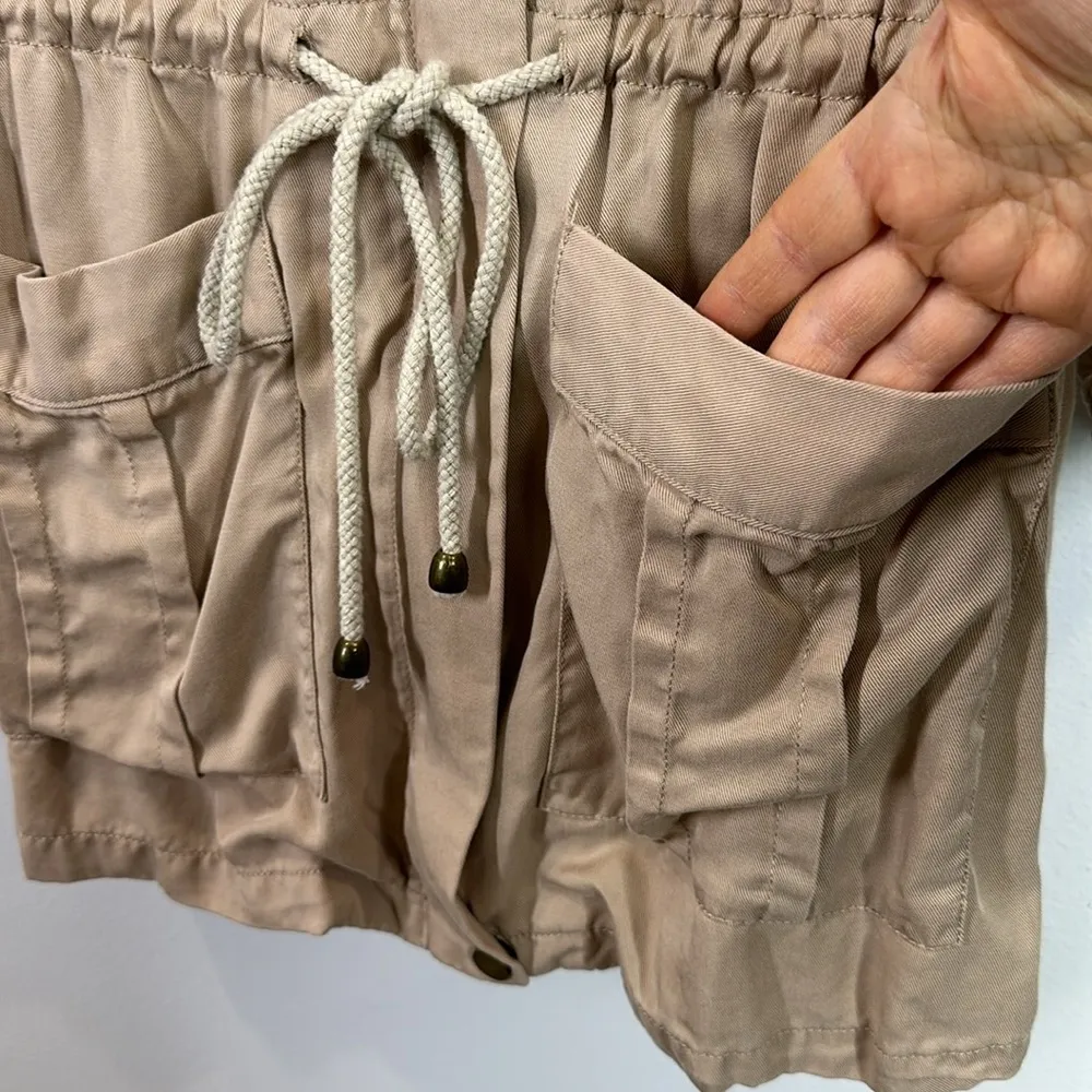 Heartloom beige utility zip front hooded lightweight jacket size XS - Image 4