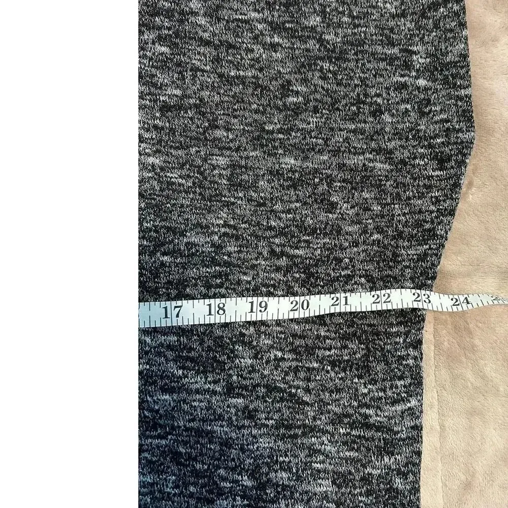 American Eagle Cropped Top Size Medium Gray Key Hole Sweater Lightweight - Image 3