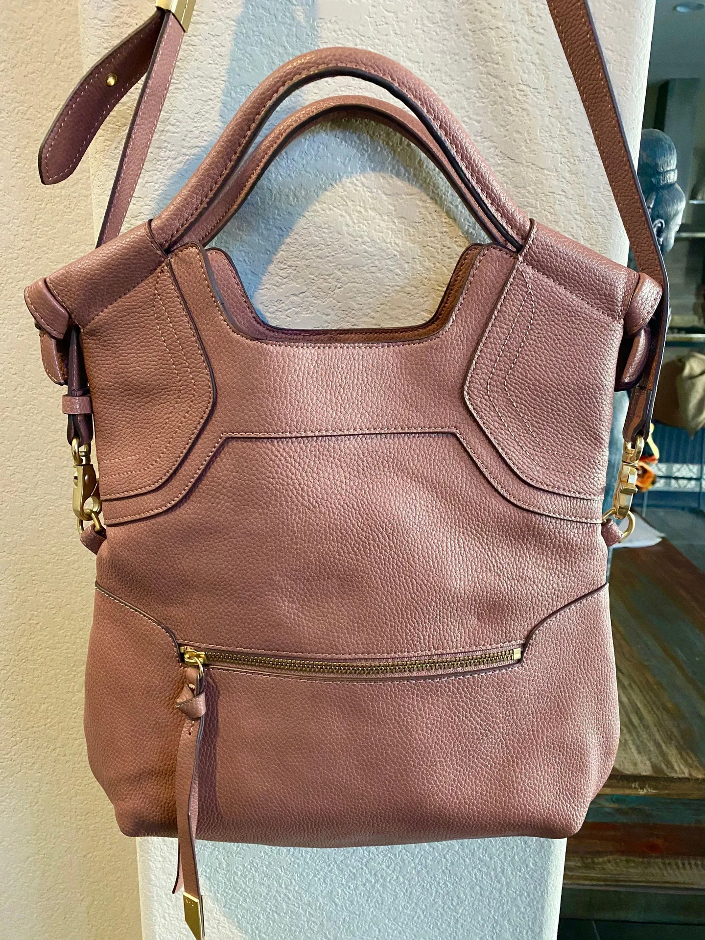 NWOT blush colored  bag with detachable strap. - Image 3