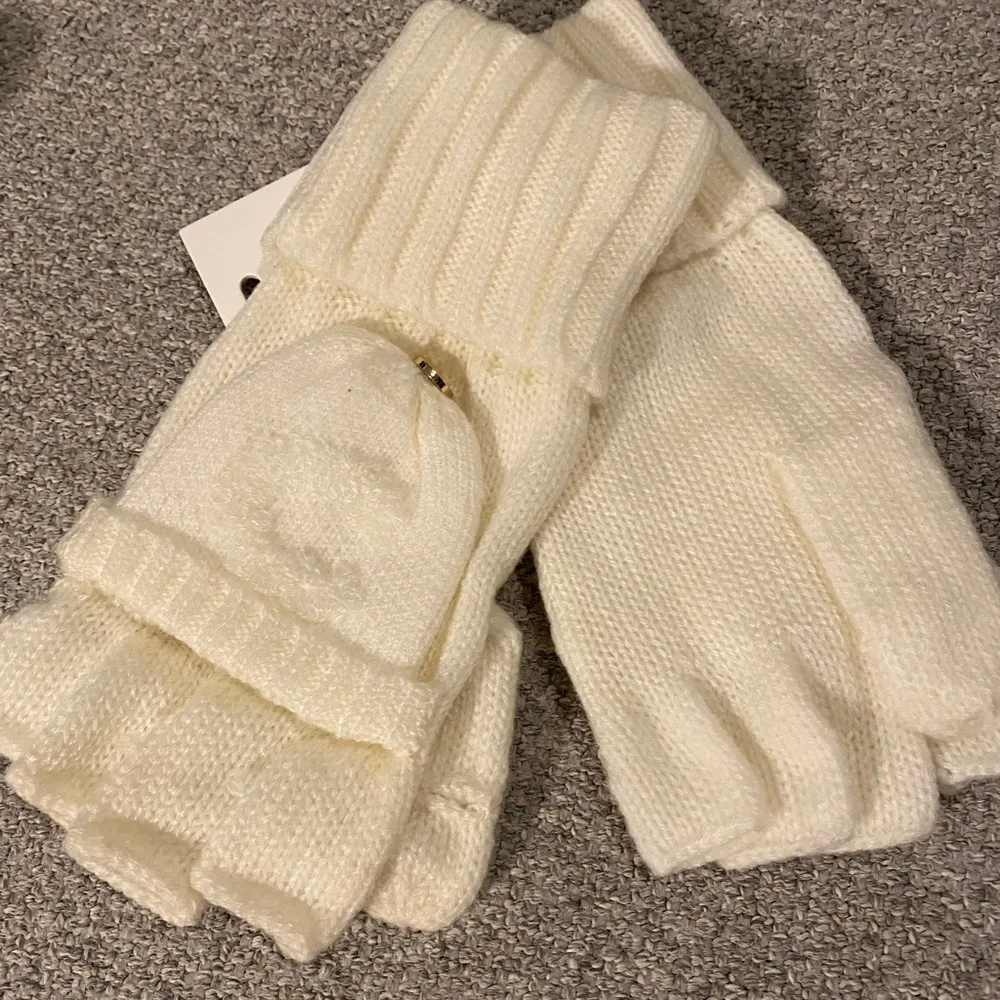 Calvin Klein Pop Top Fingerless Gloves #16 - Image 2