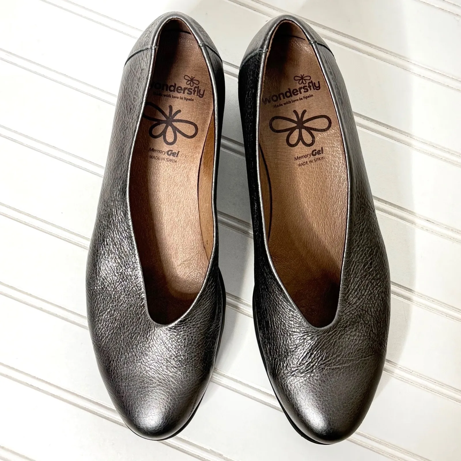 Wondersfly Metallic Pewter Leather Wedge Slip On Shoes Women Size 8.6 Silver - Image 3